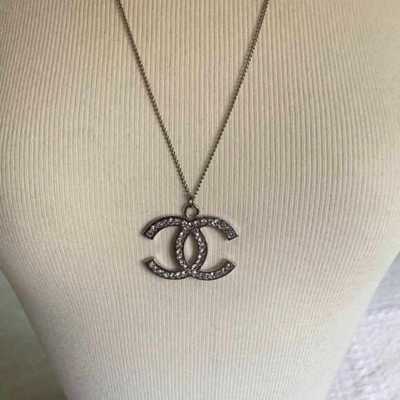 Vintage CC Logo Rhinestone Pendant on 23 inch Chain Necklace - Picture 6 of 10